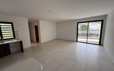 À LOUER Superbe appartement T3 neuf avec varangue Dispon